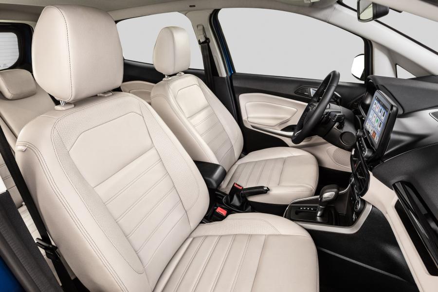 Интерьер Ford EcoSport Titanium 2017 года  (LA) (фото 7 из 31)
